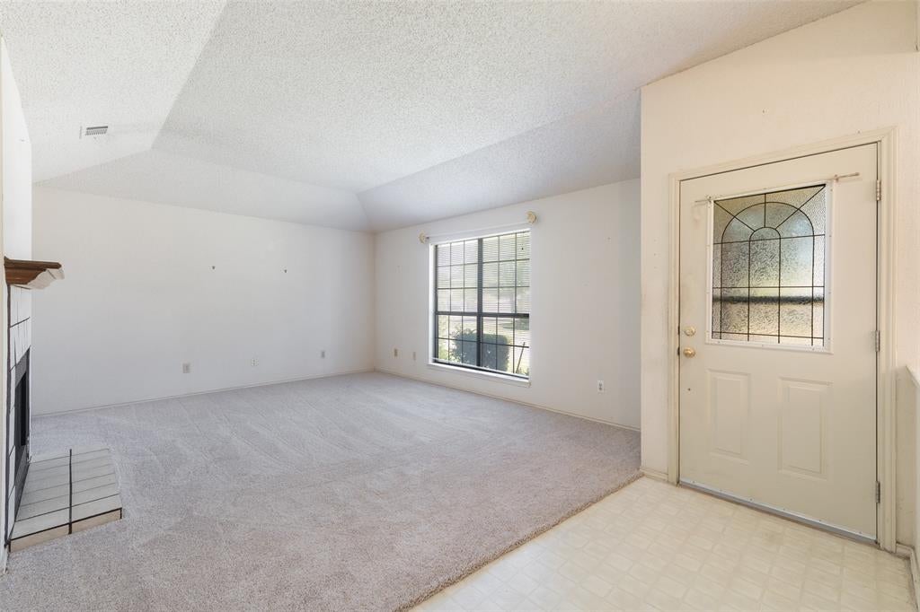 1002 Courtney Drive