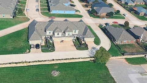 Photo of 1202 Newcastle Drive, Weatherford, TX 76086 (MLS # 21178858)