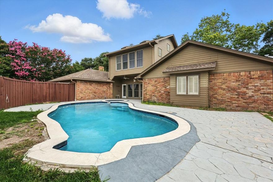 Welcome to this stunning house for lease in a highly sought-after North Dallas neighborhood. Recently remodeled, this exquisite residence offers 5 spacious bedrooms, ideal for families or guests.
4.5 beautifully appointed bathrooms featuring contemporary fixtures.
Generous 4,452 square feet of comfortable living space, providing ample room for relaxation and entertainment
Enjoy a gorgeous outdoor oasis with a pool surrounded by lush landscaping, perfect for summer gatherings and outdoor fun.
This home is conveniently located near top-rated schools, parks, shopping, and dining, making it the ideal place for your next chapter. Don't miss the opportunity to call this beautifully property your new home! Schedule a viewing today!