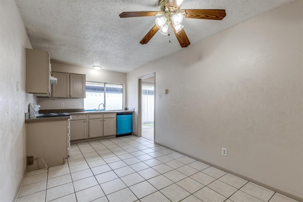 2218 Colonial Place