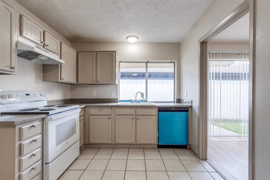 2218 Colonial Place