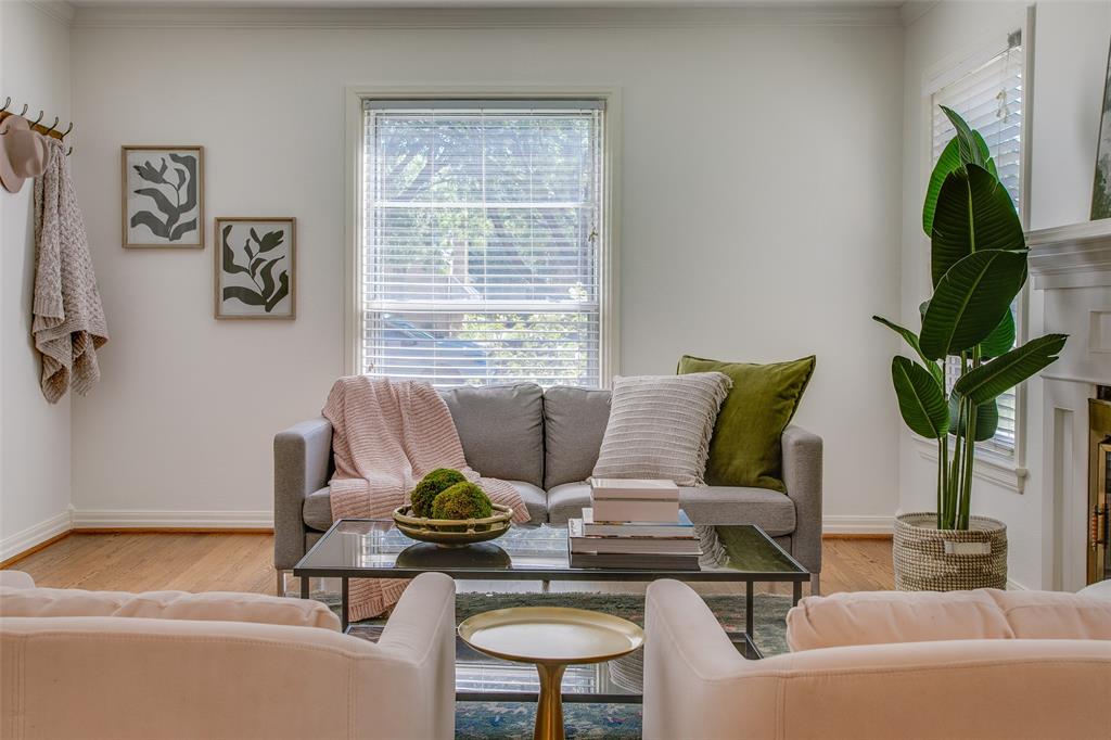 2523 W 10th Street