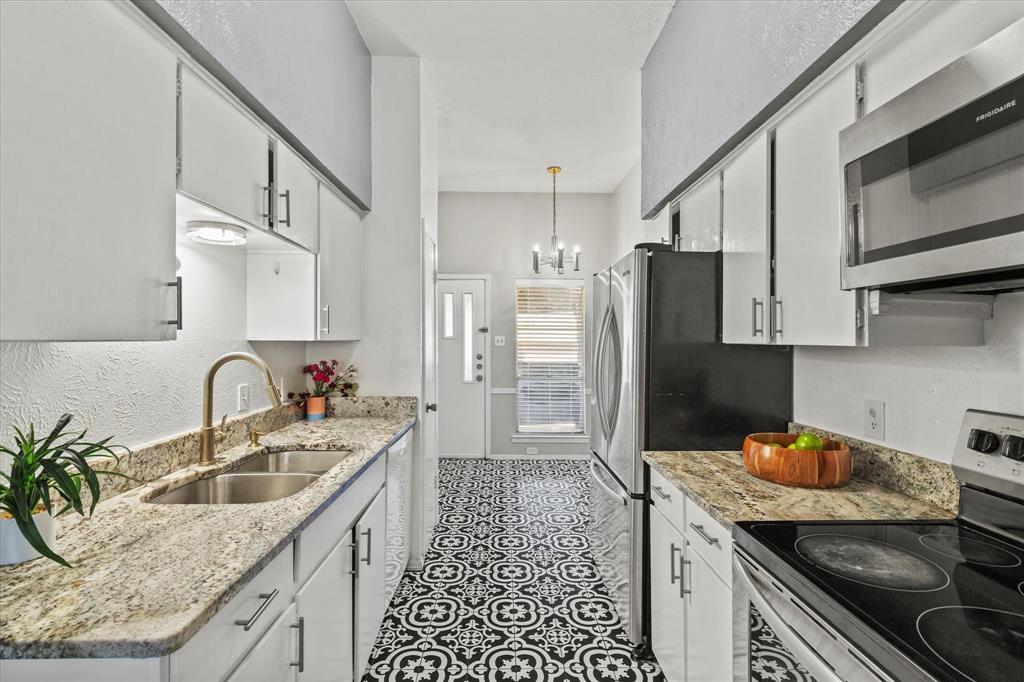 High Hollows Condo - Residential