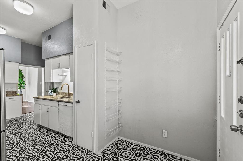 High Hollows Condo - Residential