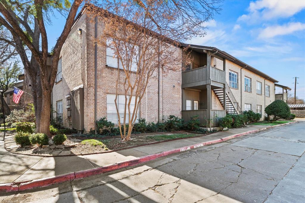 High Hollows Condo - Residential