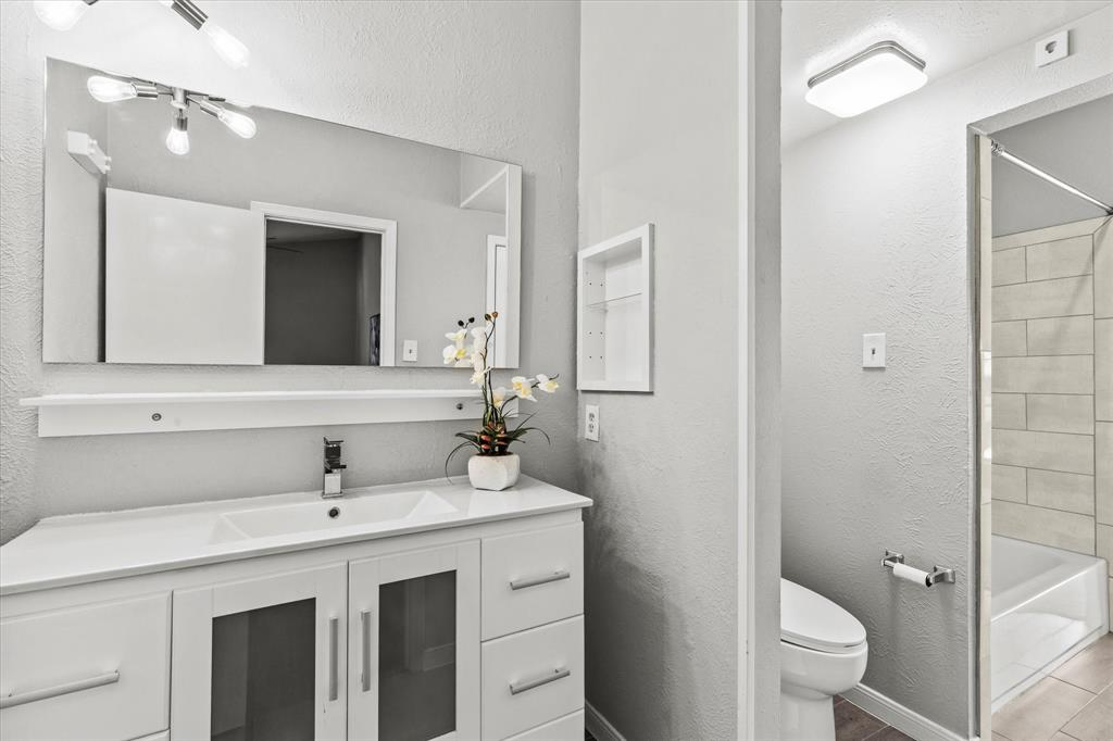 High Hollows Condo - Residential