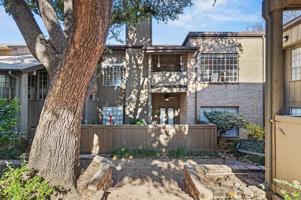 High Hollows Condo - Residential