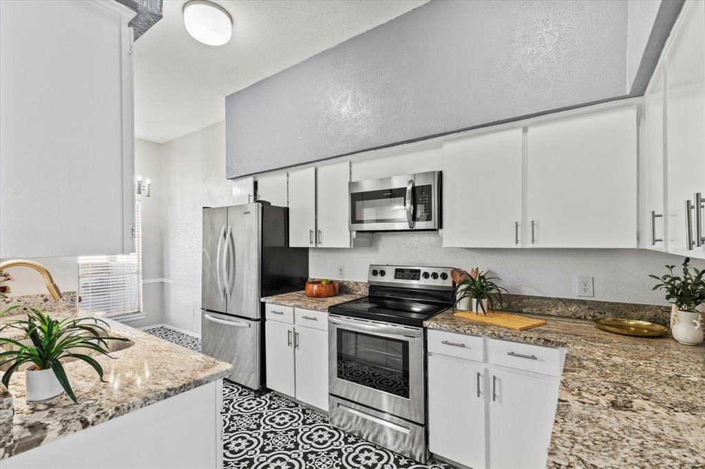 High Hollows Condo - Residential