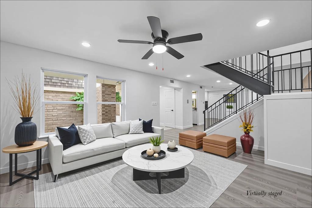2104 Fleur De Lis Court