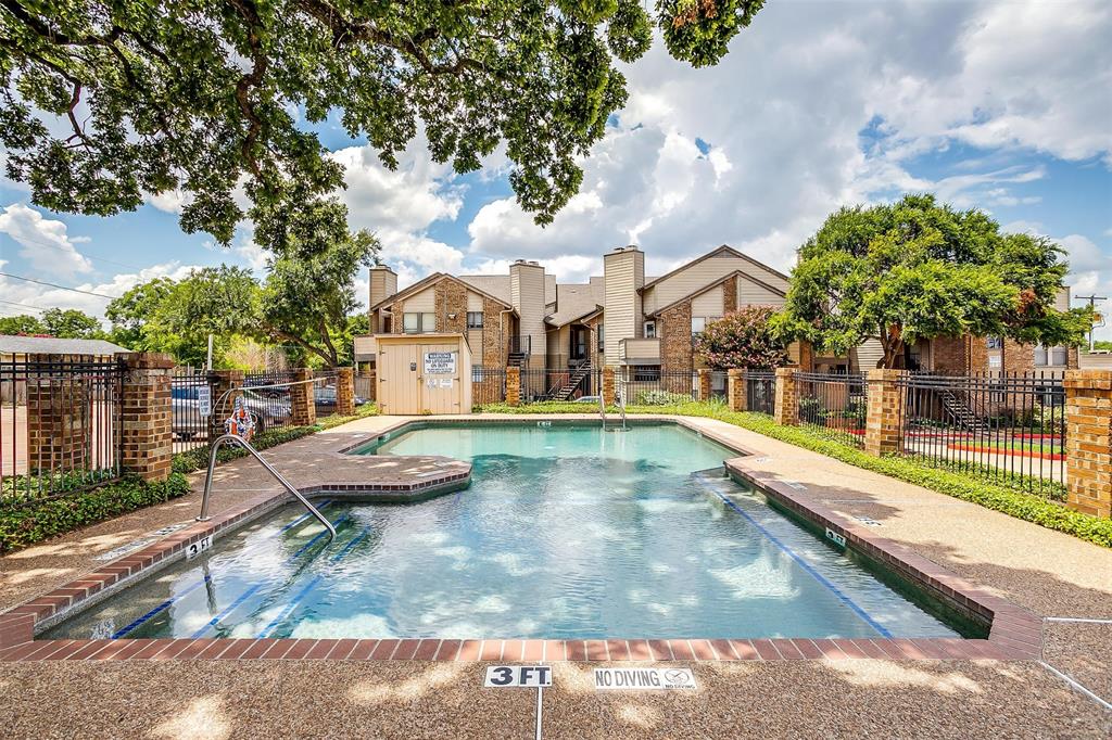 Pecan Chase Condo - Residential