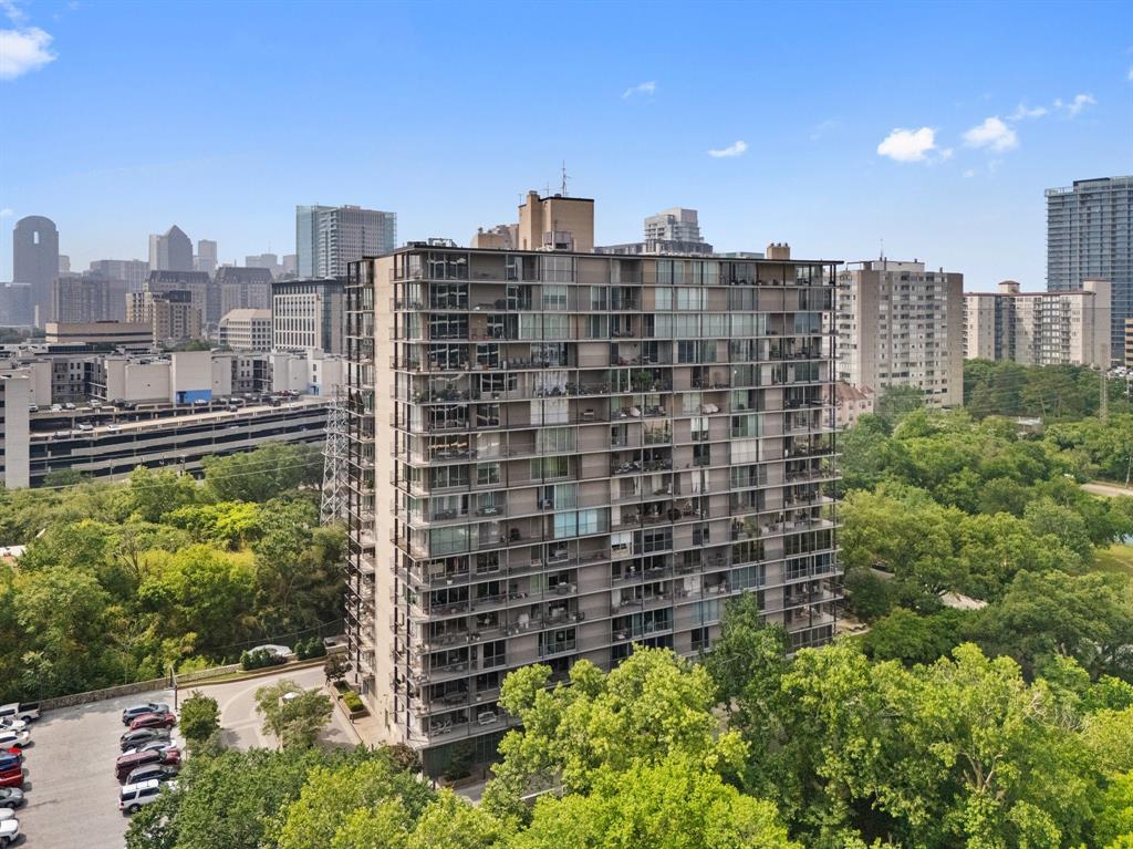 Park Towers Condominiums - Residential