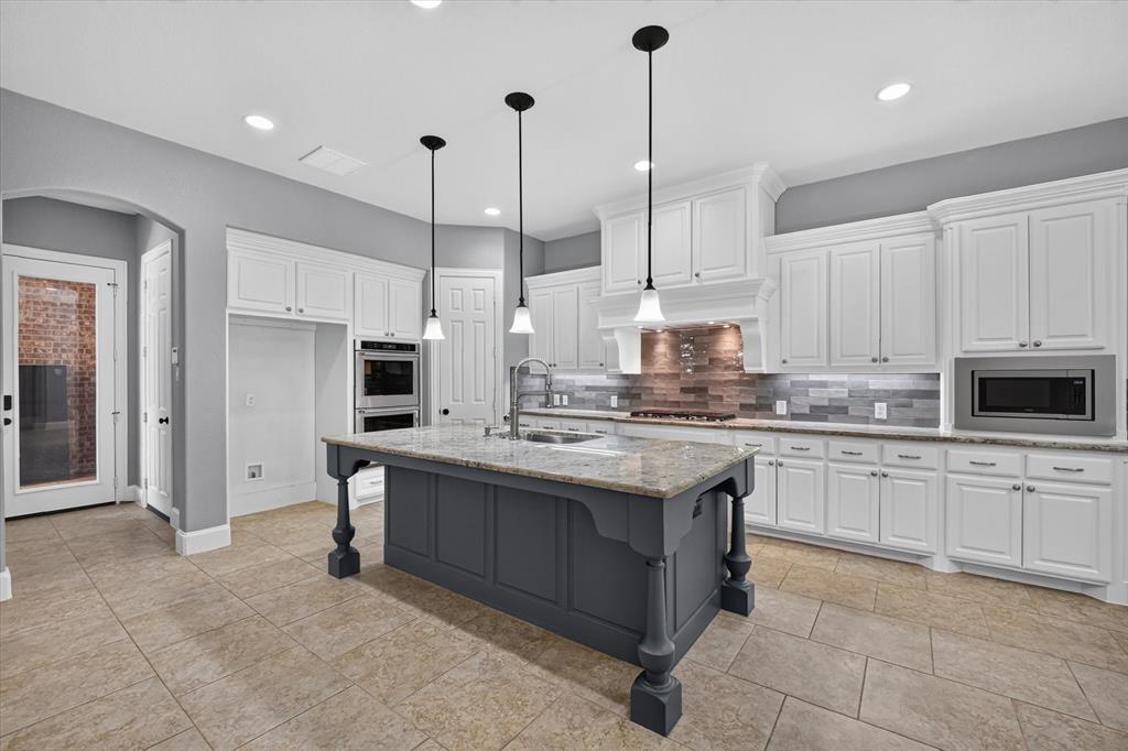 859 Fountain View Court