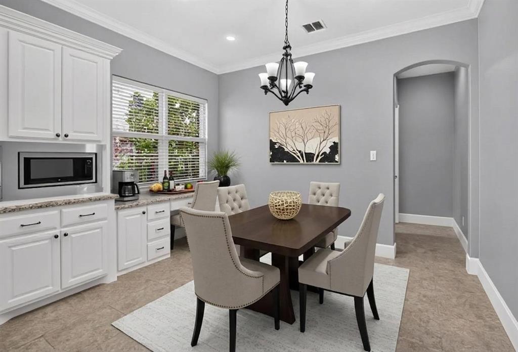 859 Fountain View Court