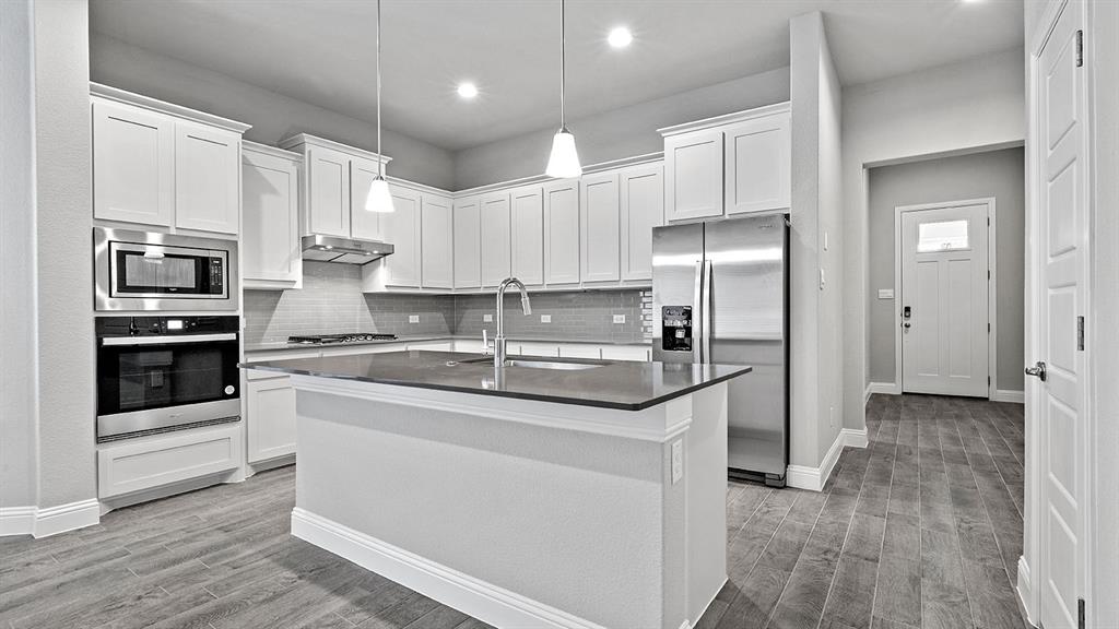 2516 GOLDFINCH Drive