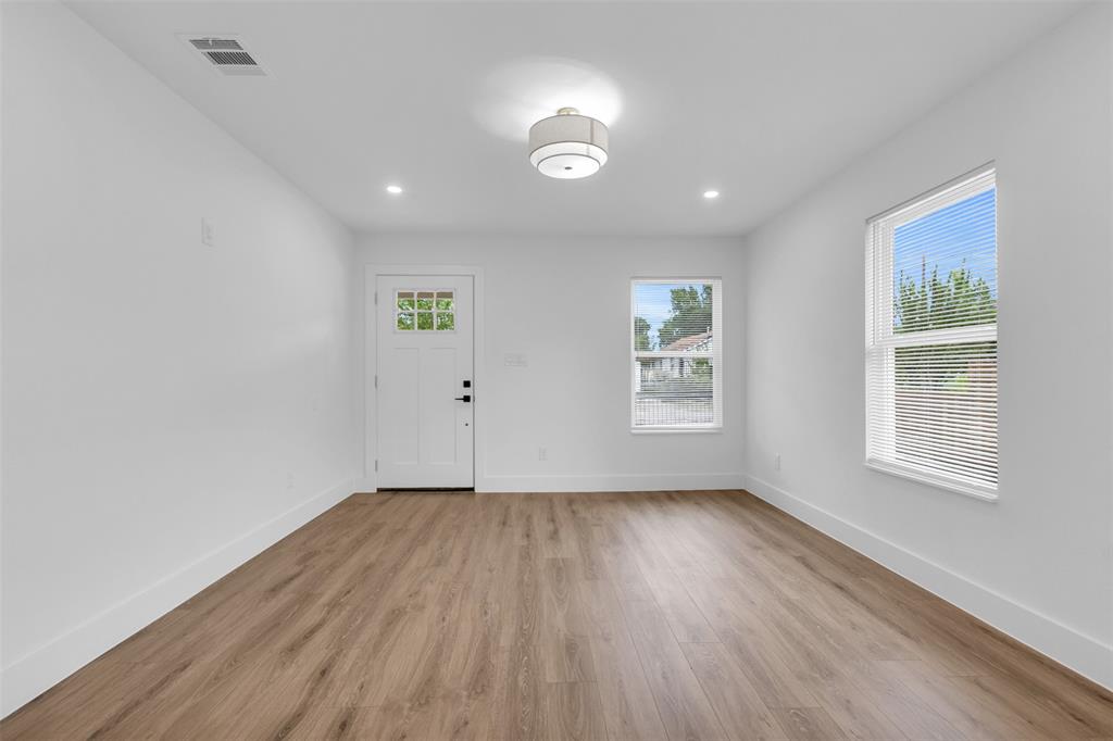 2615 Ingersoll