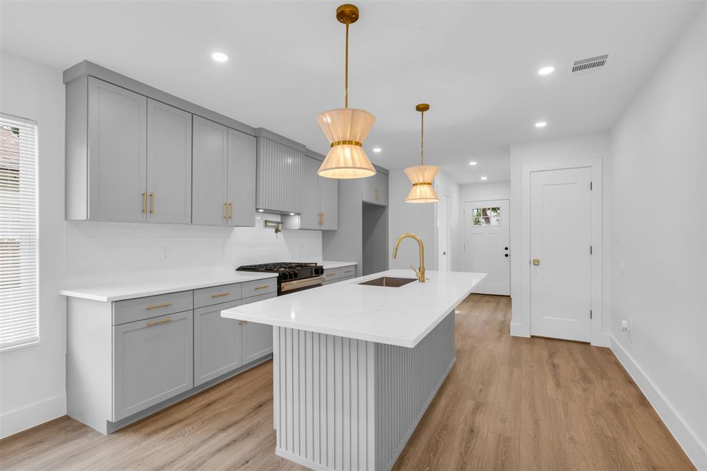 2615 Ingersoll