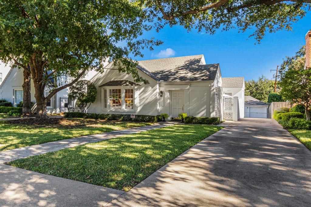 Photo of 3628 Potomac Avenue, Fort Worth, TX 76107 (MLS # 21249851)