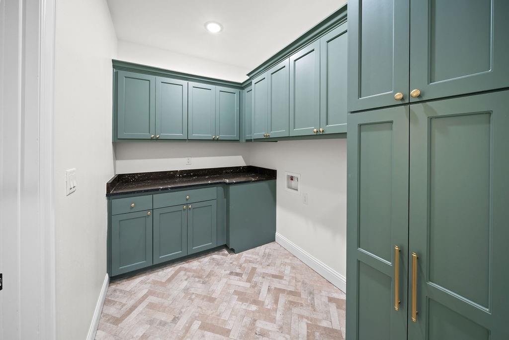Oak Springs - Residential