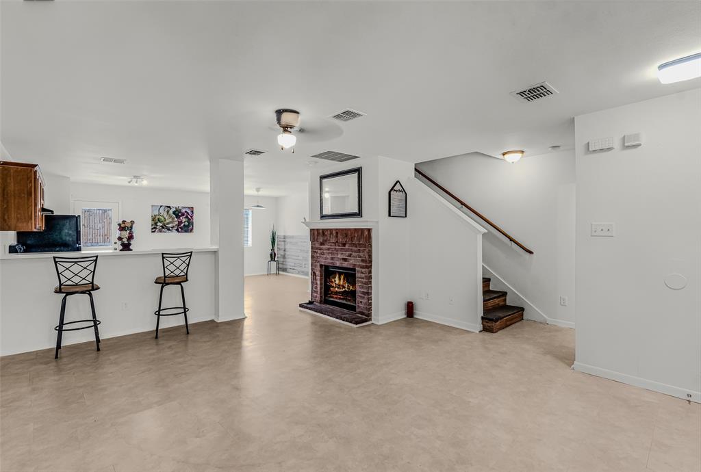 Village Of Runyon Spgs - Residential Lease