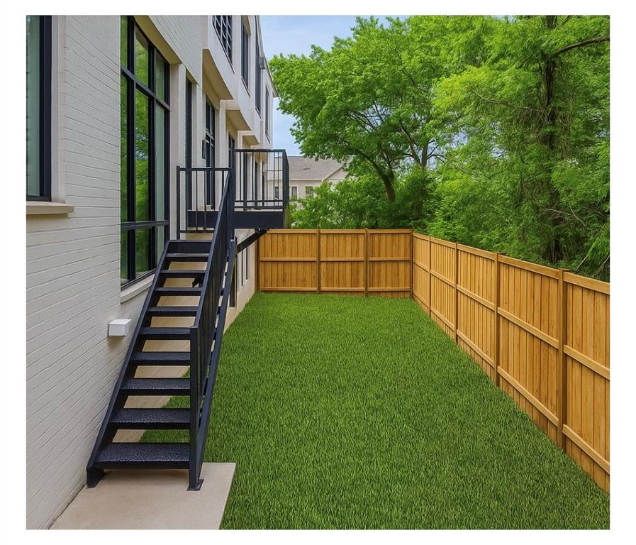 610 N Oak Cliff Boulevard 305