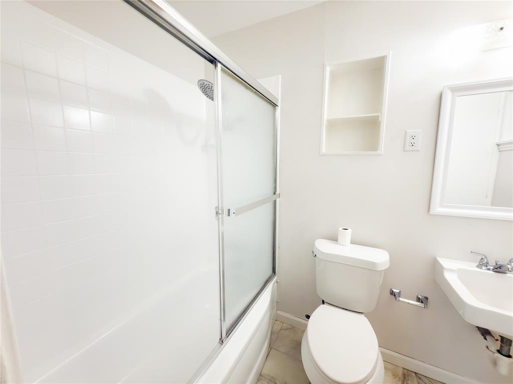 Country Club Park 01 - Residential Lease