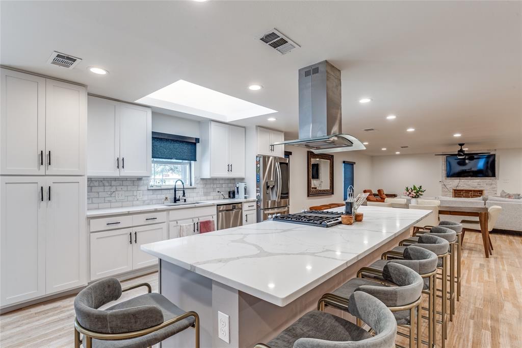 3307 Pine Tree Circle