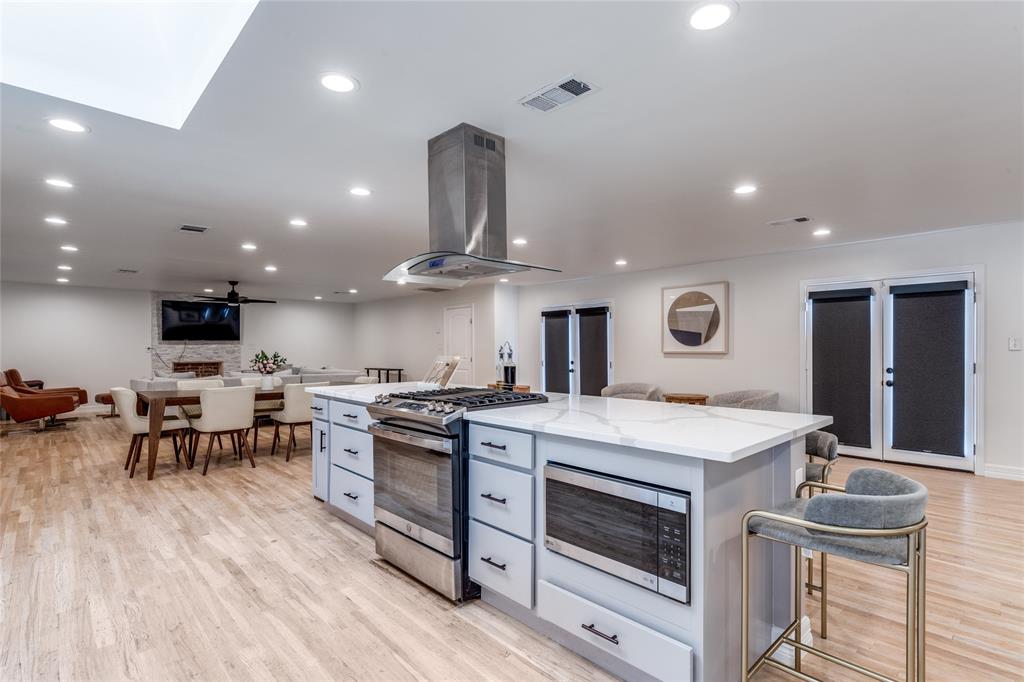 3307 Pine Tree Circle