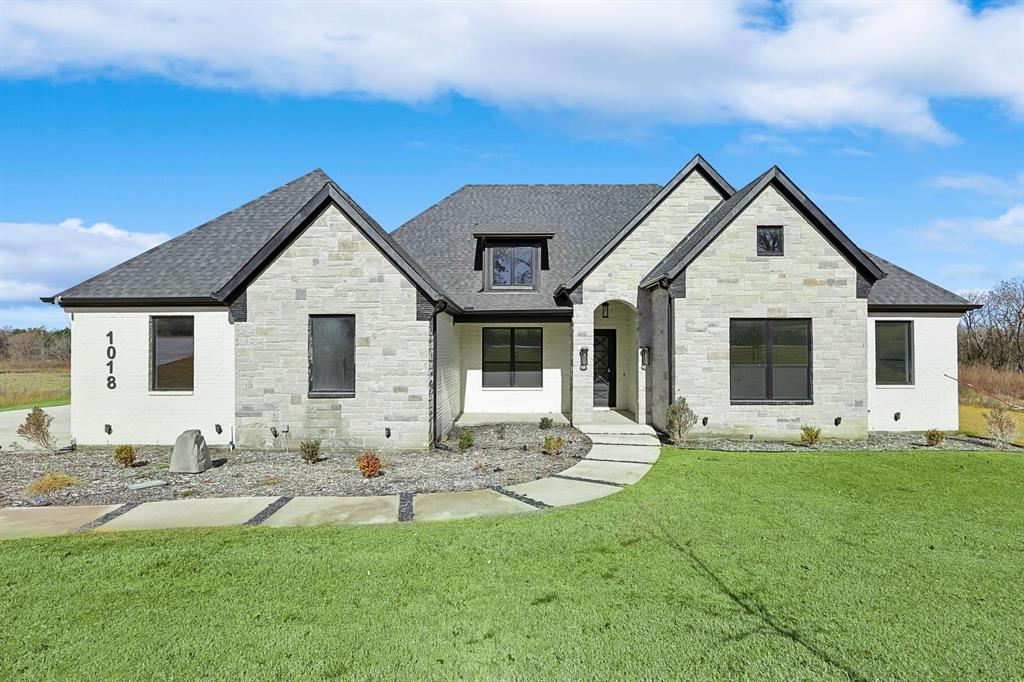 1018 Glenoaks Drive