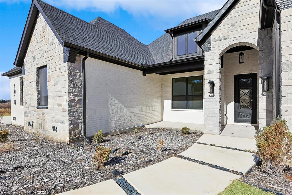 1018 Glenoaks Drive