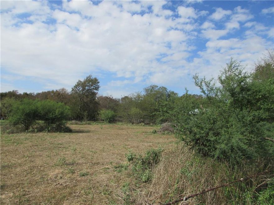Open lots with a view.  Nice place for a home.  Easy commute to Waco, Temple and Bryan/College Station.  Seller has 4 lots, each priced at $15,000.