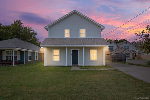 Photo of 1917 S 15th Street, Waco, TX 76706 (MLS # 21083020)