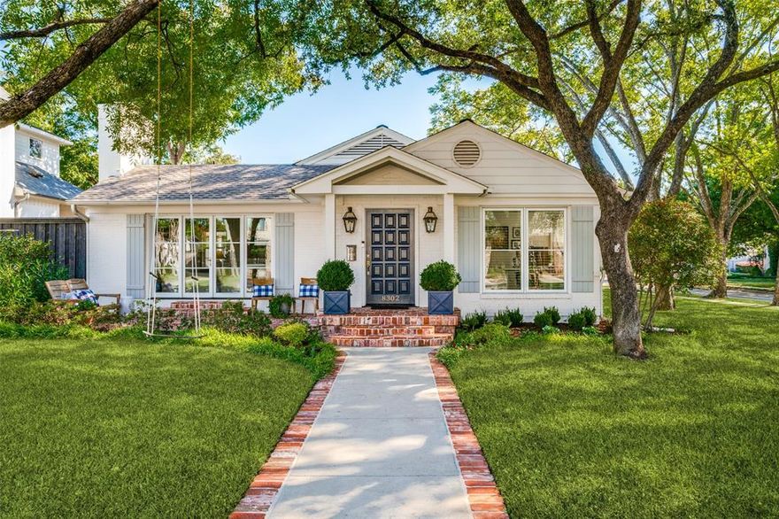 The Devonshire Home you have been waiting for!  The drive-up appeal is captivating, situated on a corner lot, surrounded by towering trees and on an 80' frontage lot.  The charming, red brick front porch opening to one of the living areas, creates the perfect ambiance for entertaining.  Once inside, the functionality of the home is clearly evident.  The expansive family room opens to a freshly remodeled kitchen with a large kitchen island and adjacent screened in porch, all of which encourage family time or simply entertaining friends and family.  A spacious laundry room is just off of the kitchen with ample storage. The master suite features a large, remodeled bathroom with a separate shower, soaking tub and separate vanities.  The master closet offers an abundance of storage.  You will treasure the location within walking distance to fine dining and shopping.