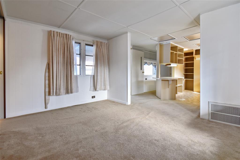 T Quevado - Commercial Sale