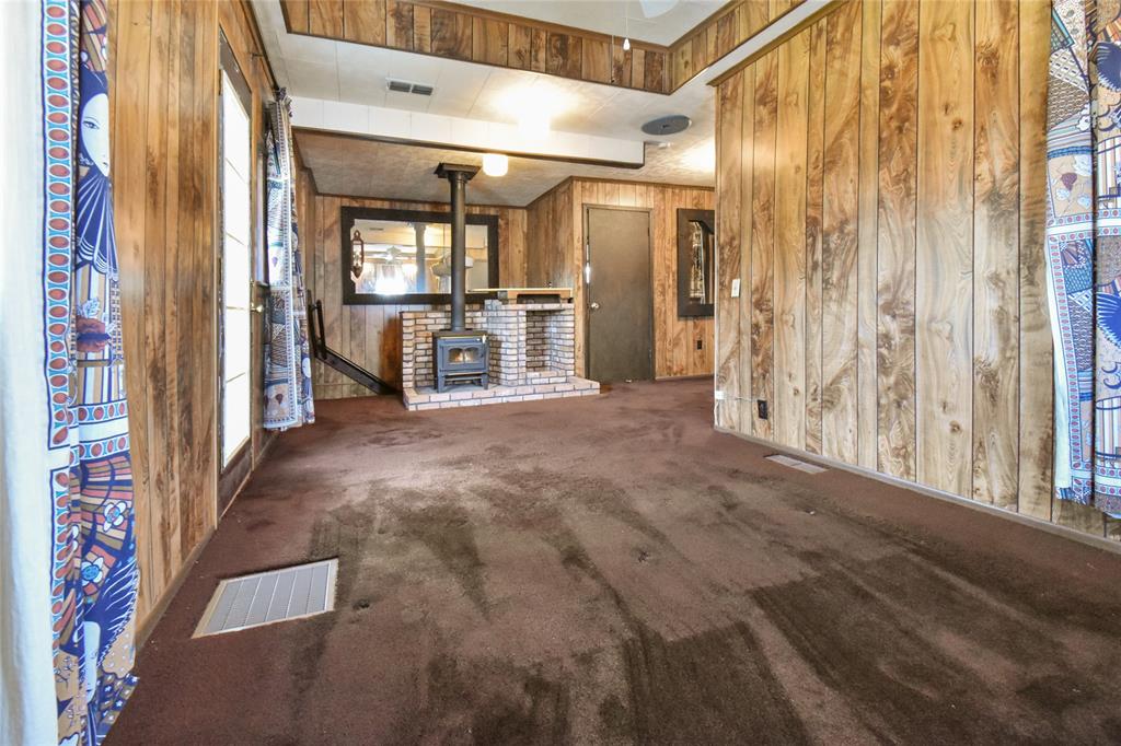 T Quevado - Commercial Sale