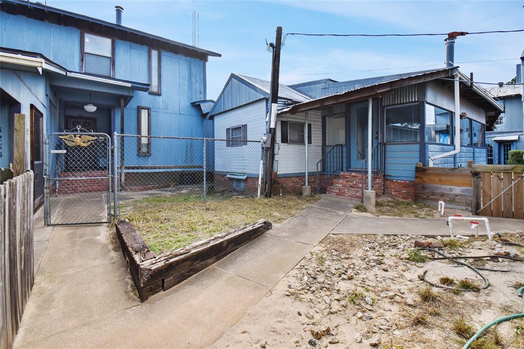 T Quevado - Commercial Sale