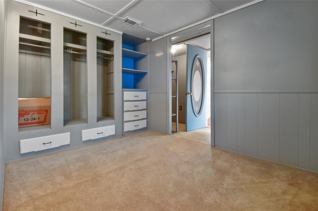 T Quevado - Commercial Sale