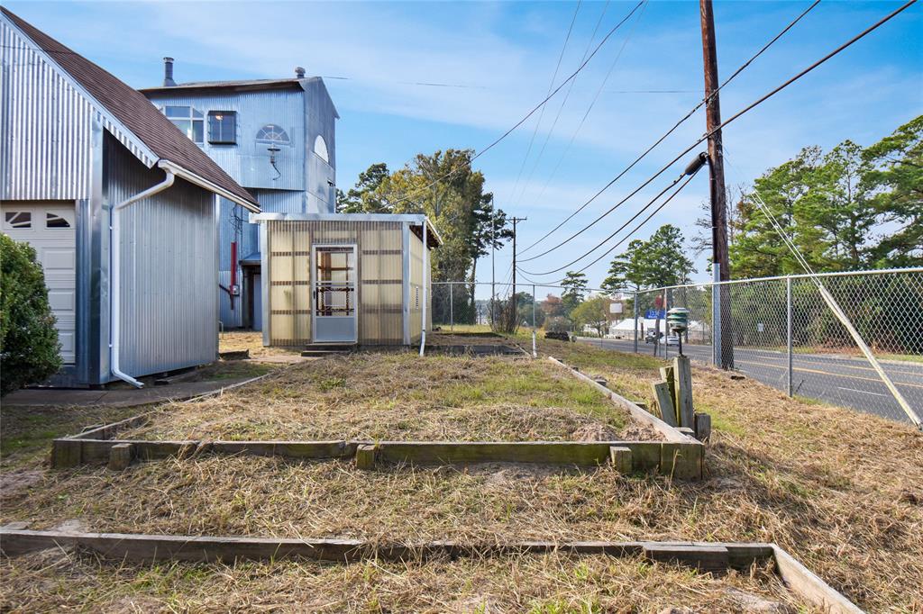 T Quevado - Commercial Sale