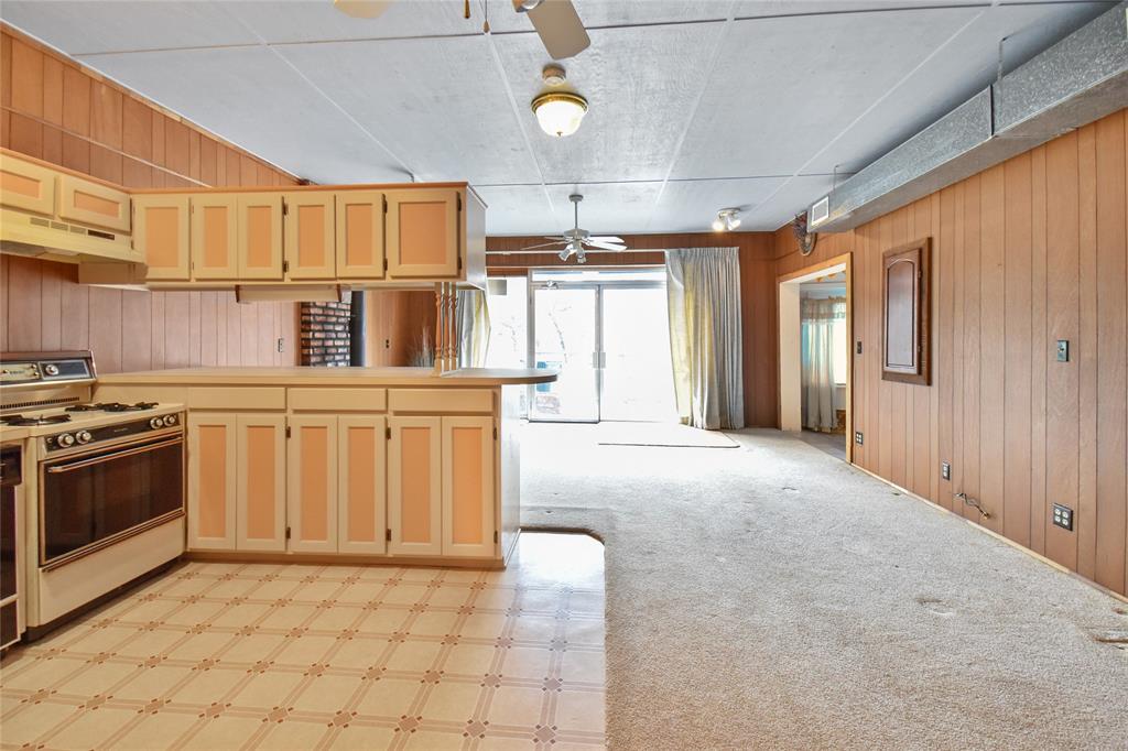 T Quevado - Commercial Sale