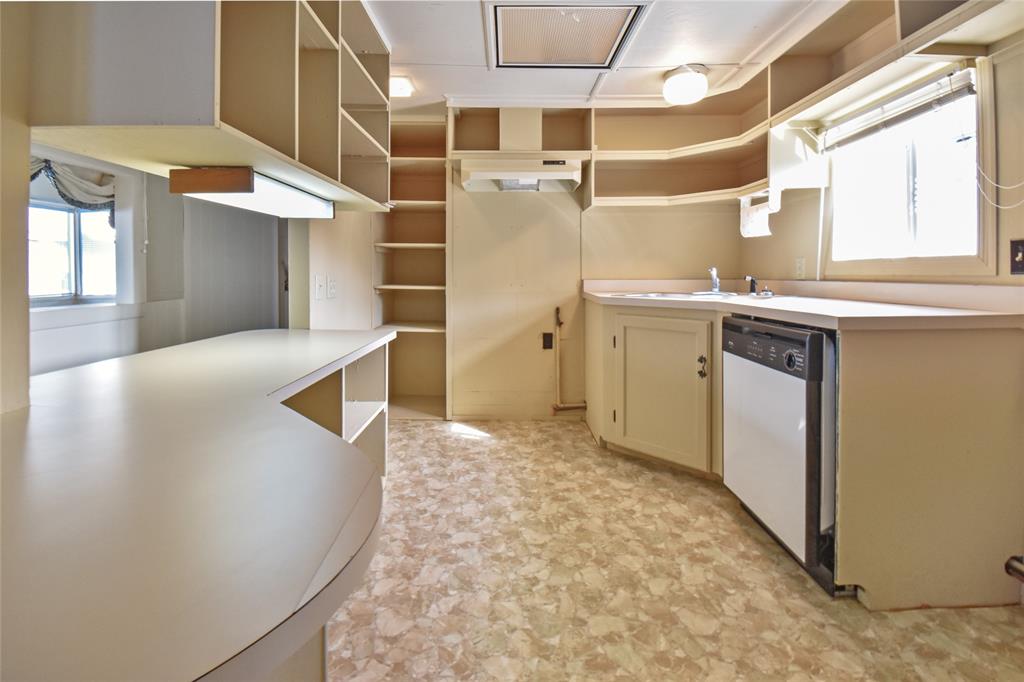 T Quevado - Commercial Sale