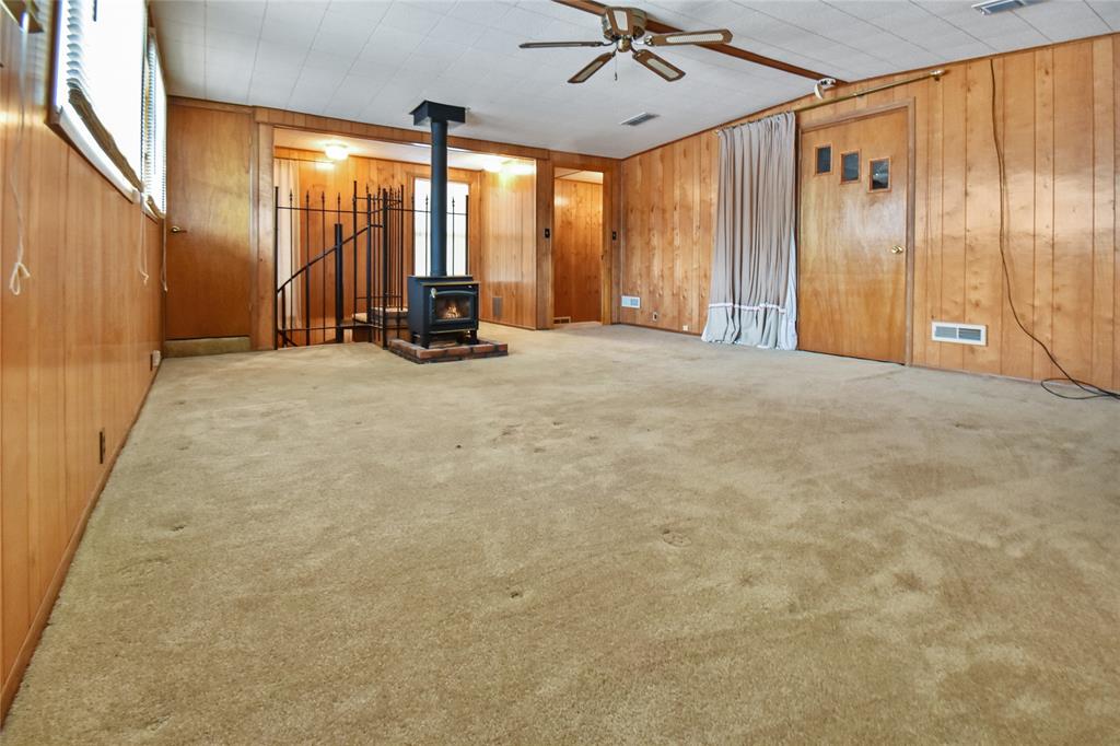 T Quevado - Commercial Sale