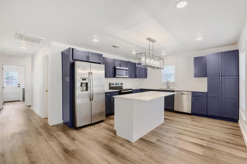 Tiny photo for 3522 Kenilworth Street, Dallas, TX 75210 (MLS # 21334342)