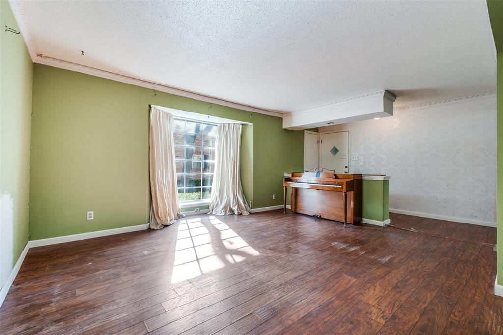 6035 Sandhurst Lane B