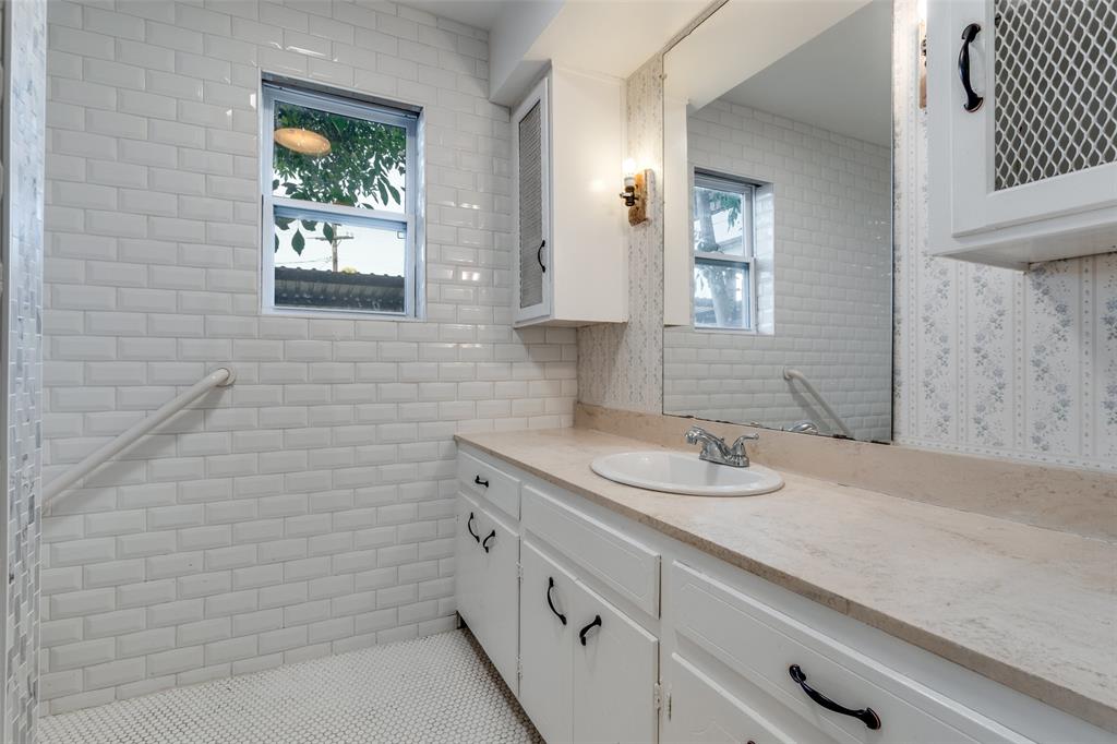 Sandhurst Manor - Residential