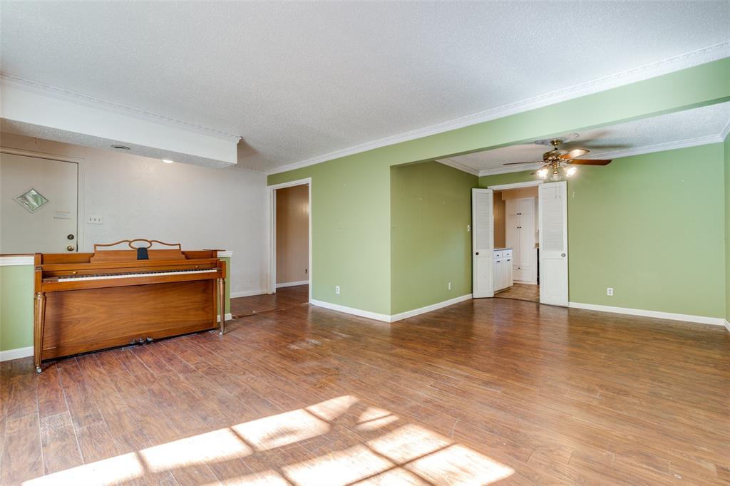 6035 Sandhurst Lane B