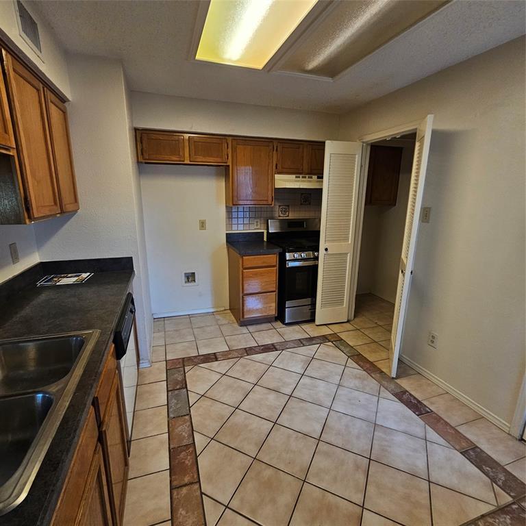 Palos Verdes 11 Ph 01 Rep - Residential Lease