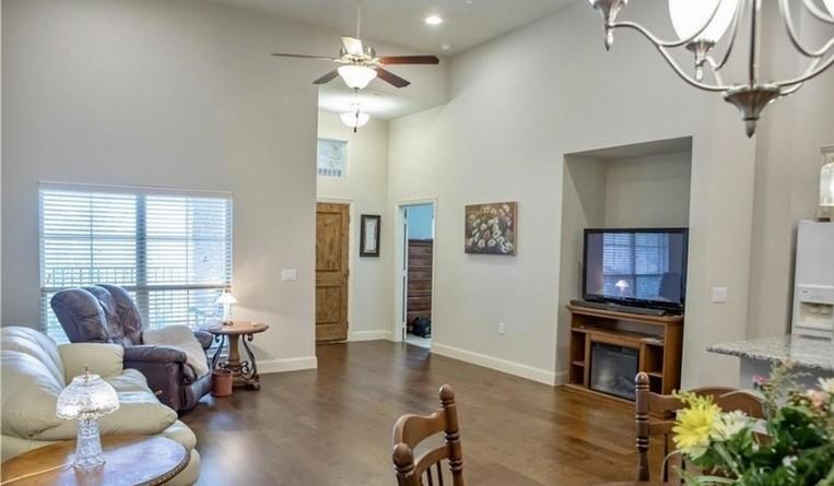 883 Birds Fort Trail