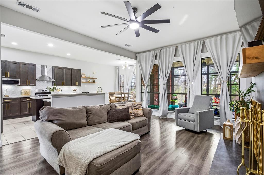 822 Longmeadow Court