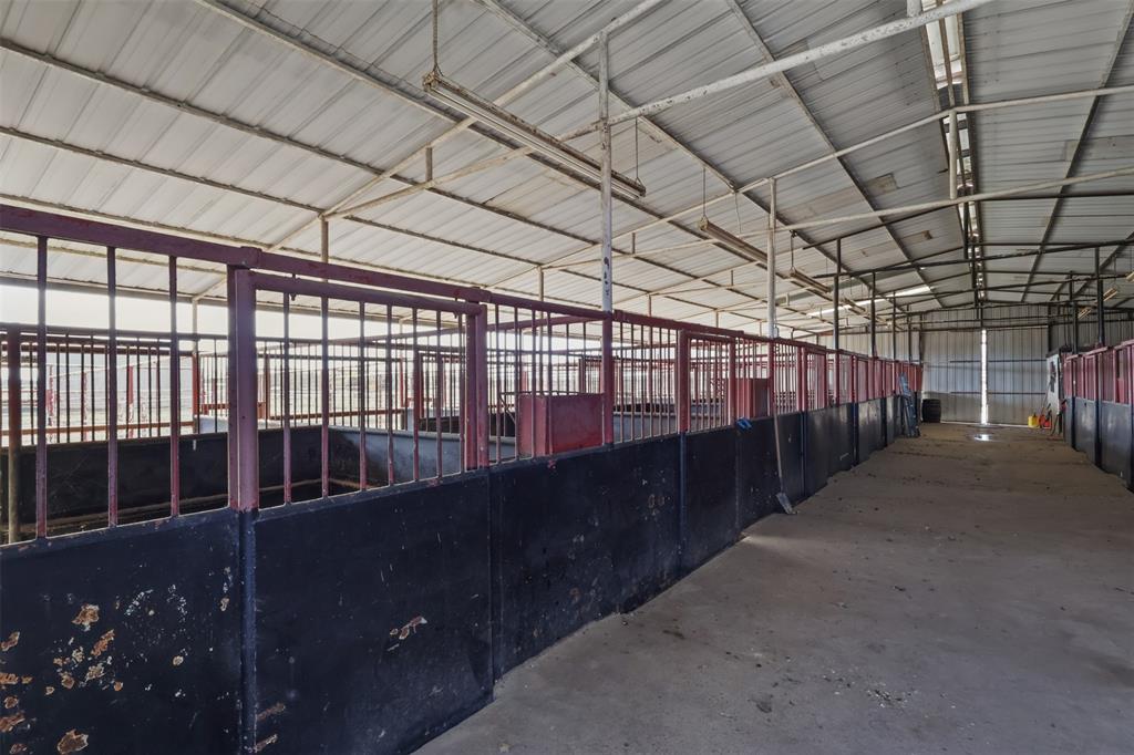 G M Mc Kinstry - Land