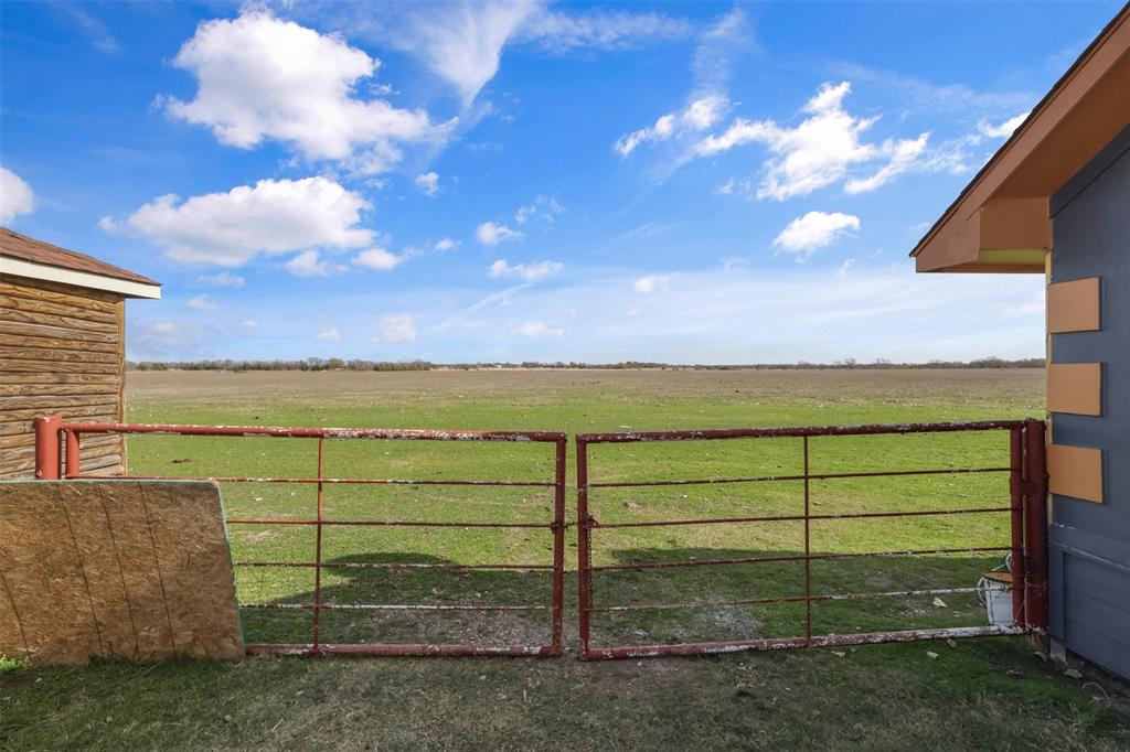 G M Mc Kinstry - Land