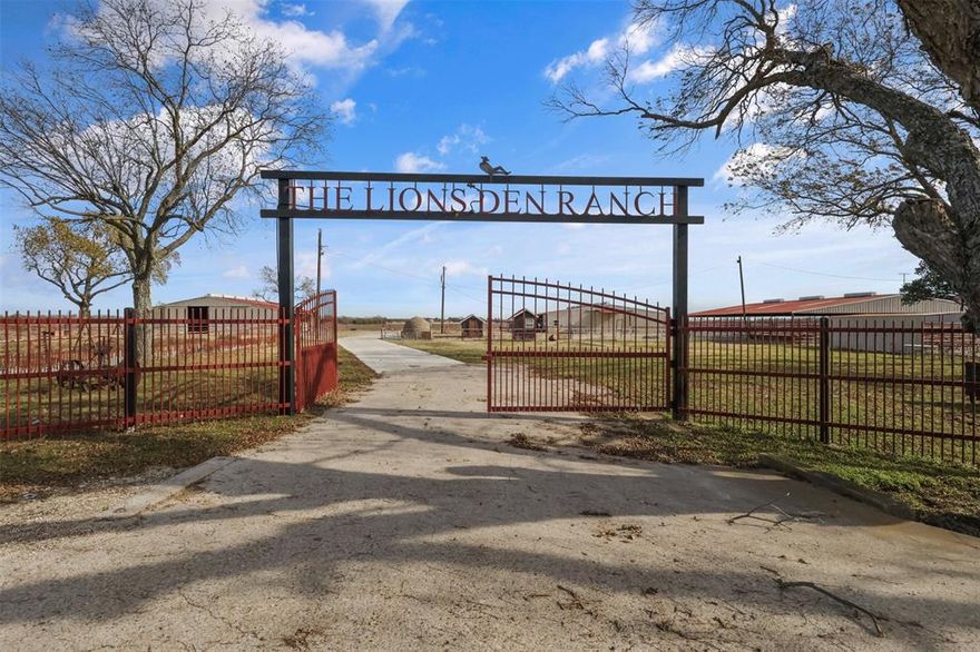 Welcome to your dream ranch at 7168 Ensign Rd in Ennis, TX! Spanning over an impressive 100.18 acres, this property offers endless possibilities for those seeking the ultimate ranch lifestyle. Imagine waking up to panoramic views of your expansive land, where the horizon is your only limit. Whether you're dreaming of raising livestock, cultivating a garden, or simply enjoying the peace and tranquility of wide-open spaces, this ranch is your blank canvas. The property is perfect for those who appreciate the charm of rural living with a touch of wit and personality. Saddle up and seize this rare opportunity to own a piece of Texas paradise. Ranch living has never been so inviting! Come see today!…